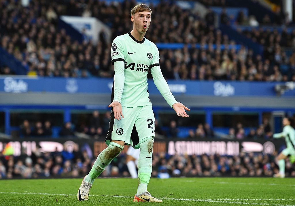 Chelsea's Cole Palmer in frustration during the clash with Everton at Goodison Park in Liverpool, England, December 10, 2023. /CFP