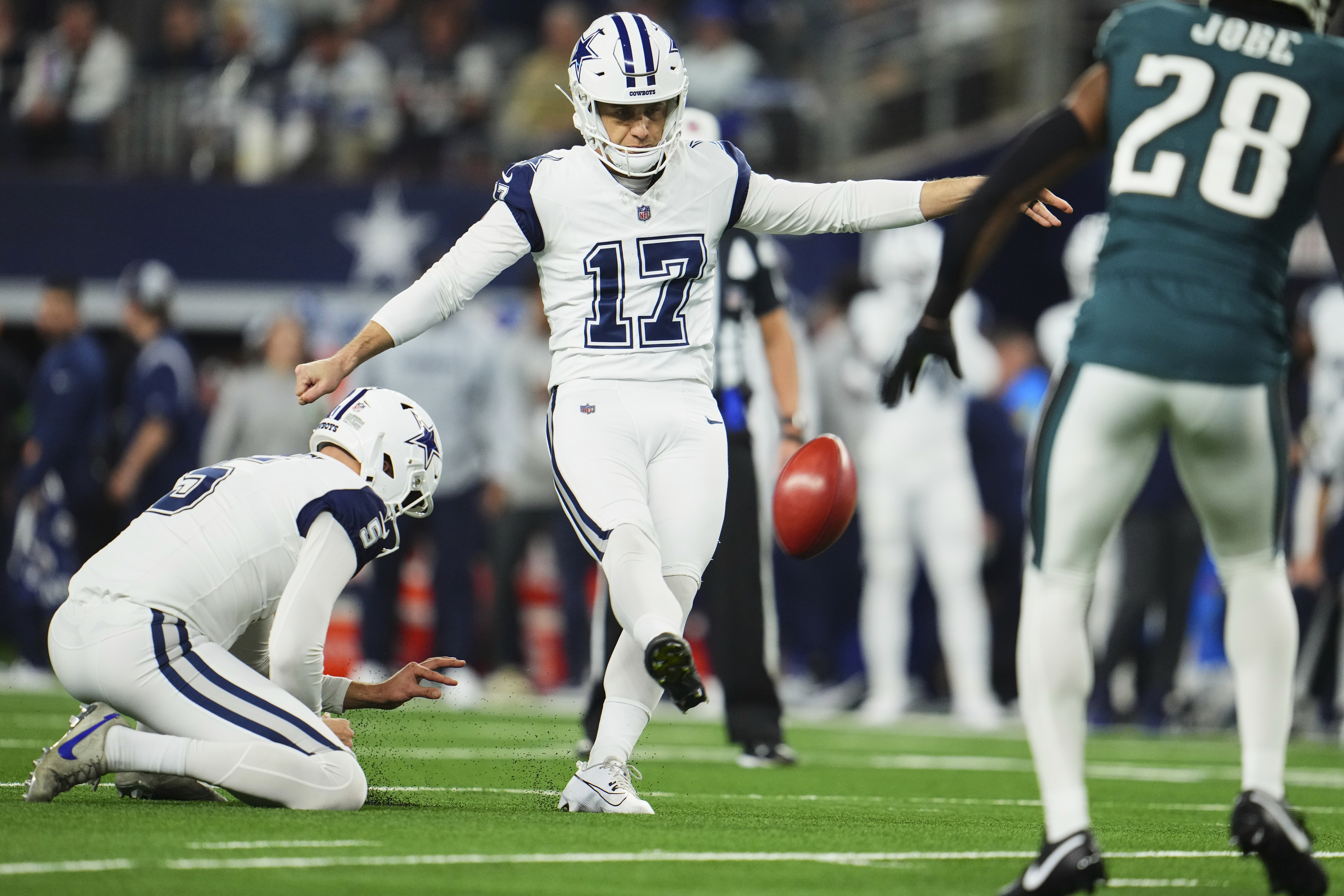 Kicker Brandon Aubrey (#17) of the Dallas Cowboys shoots a field goal in the game against the Philadelphia Eagles at AT&T Stadium in Arlington, Texas, December 10, 2023. /CFP