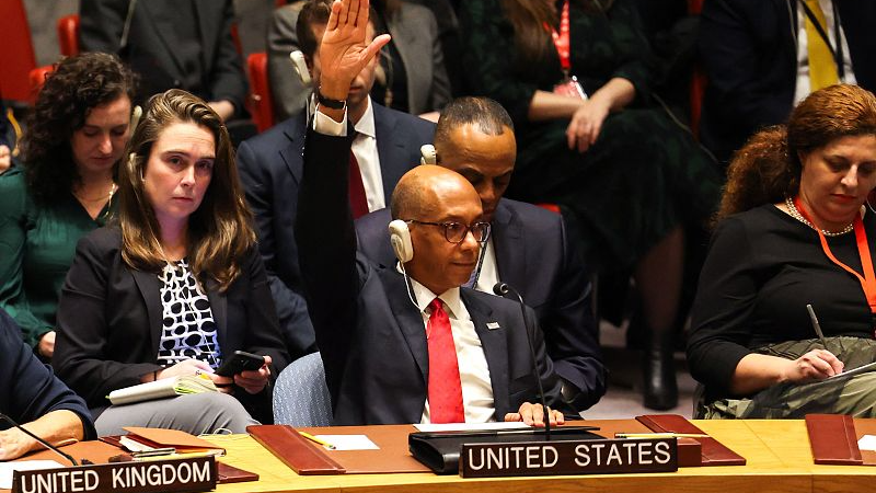 Robert Wood, Alternate Representative of the U.S. for Special Political Affairs in the UN, raises his hand during a UN Security Council meeting on Gaza, at UN headquarters in New York City, December 8, 2023. /CFP