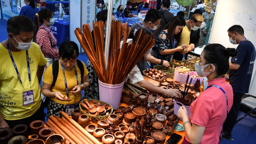 Commodities from Vietnam at the 19th China-ASEAN Expo in Nanning, capital of south China's Guangxi Zhuang Autonomous Region, September 18, 2022. /Xinhua
