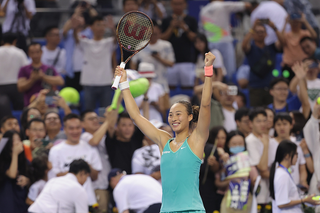 China's Zheng Qinwen celebrates her victory in the WTA Elite Trophy Zhuhai group match in Zhuhai, south China's Guangdong Province, October 27, 2023. /CFP 