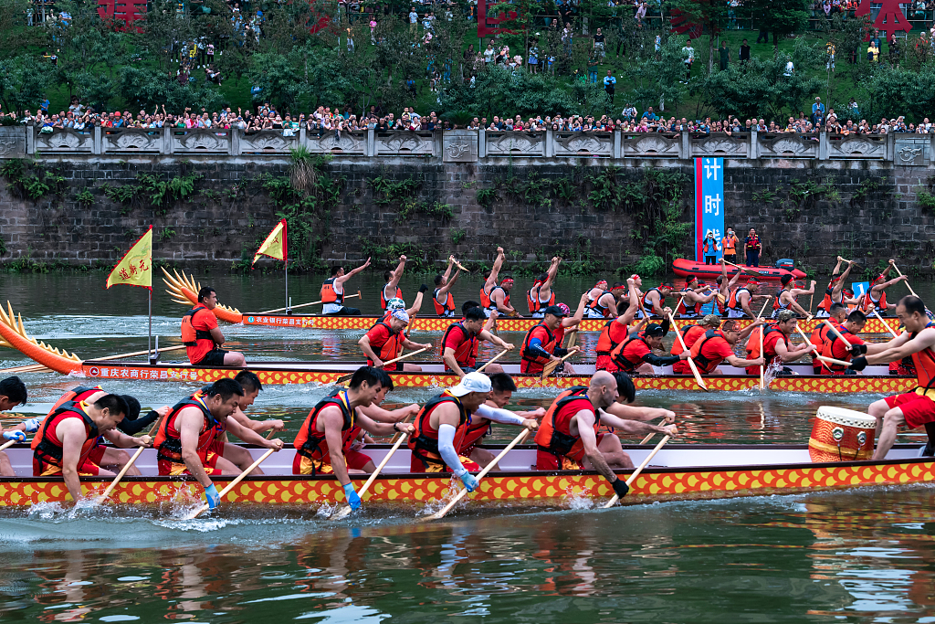 A file photo shows a scene from a dragon boat race held during the Duanwu Festival in southwest China's Chongqing Municipality. /CFP