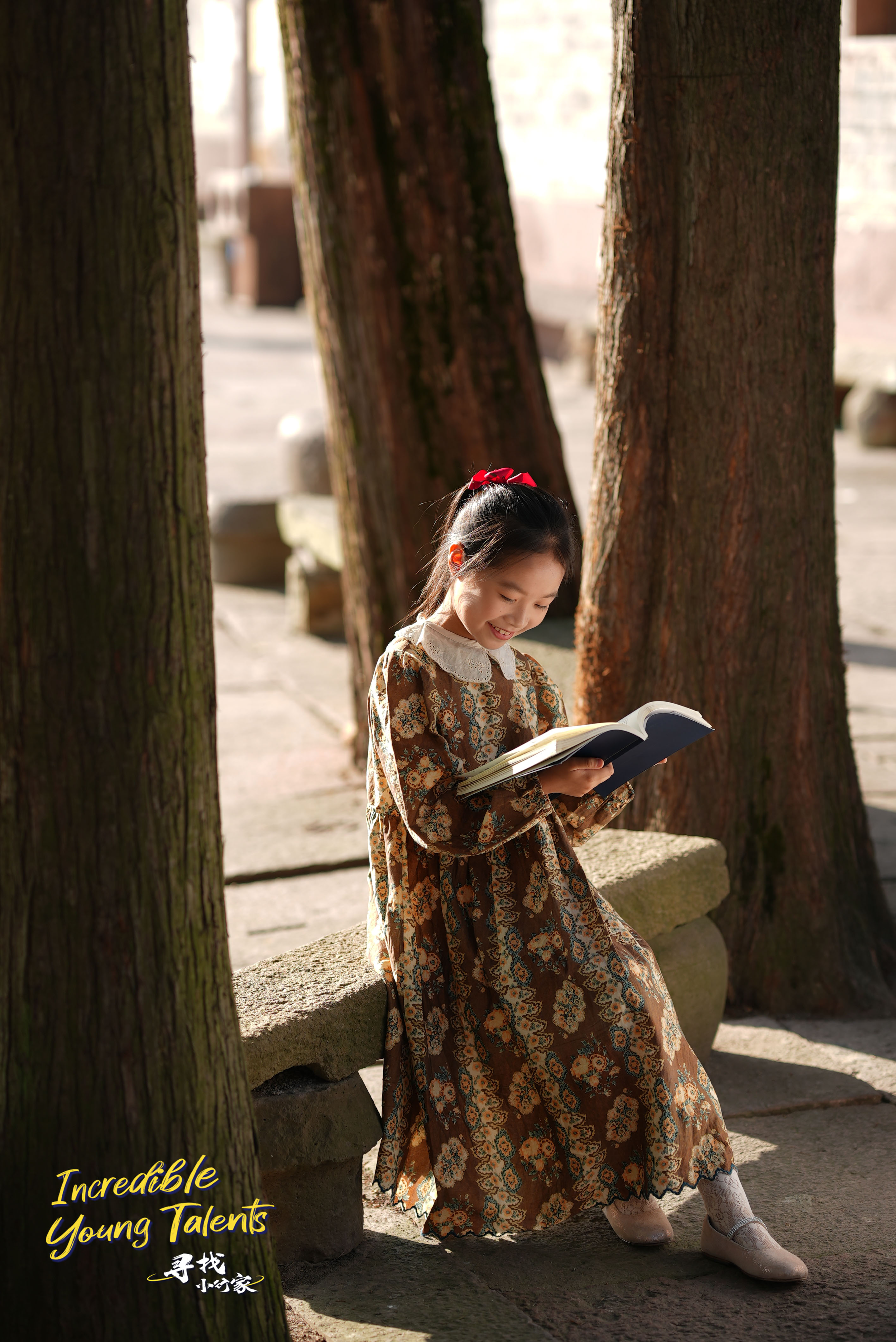 Off stage, Huang Xinru enjoys reading. /CGTN