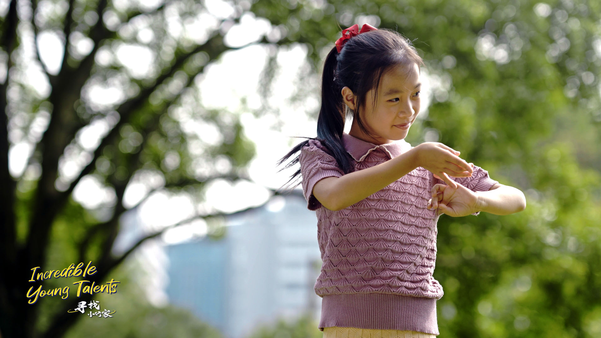 Inspired by her grandparents, Yueju Opera became a hobby for Huang Xinru. She sometimes goes to the public park to pair her skills with other Yueju Opera enthusiasts, where they gather to share insights. /CGTN