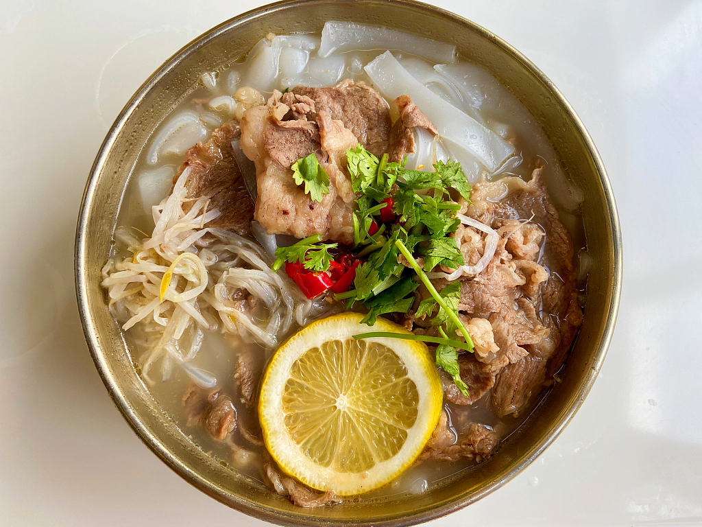 A bowl of beef pho, a famous rice noodle and broth dish /CFP