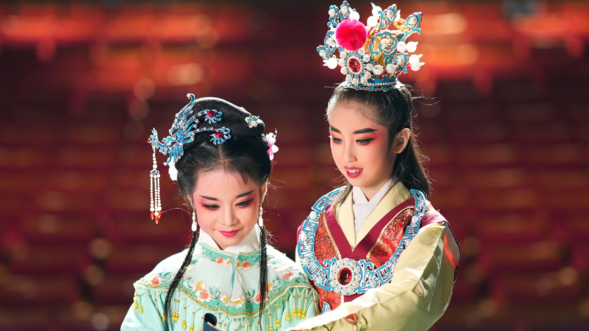 Yueju Opera tradition inherited by young duo - CGTN