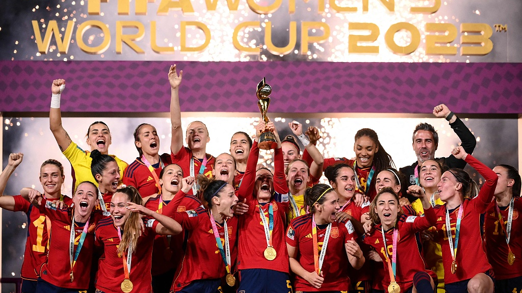 西班牙队于 2023 年 8 月 20 日在澳大利亚悉尼庆祝赢得国际足联女足世界杯决赛。/CFP