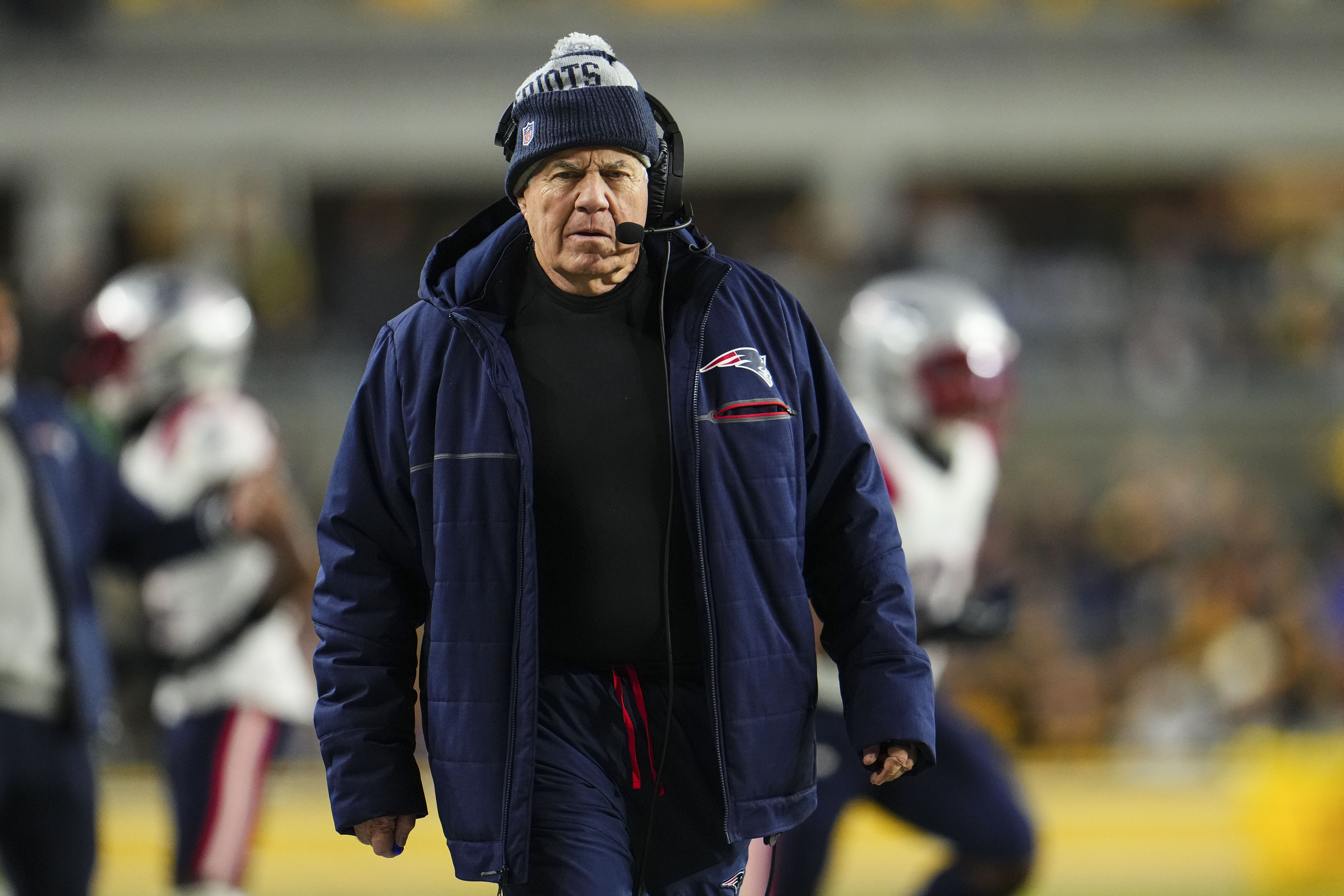 Bill Belichick, head coach of the New England Patriots, looks on during the game against the Pittsburgh Steelers at Acrisure Stadium in Pittsburgh, Pennsylvania, December 7, 2023. /CFP