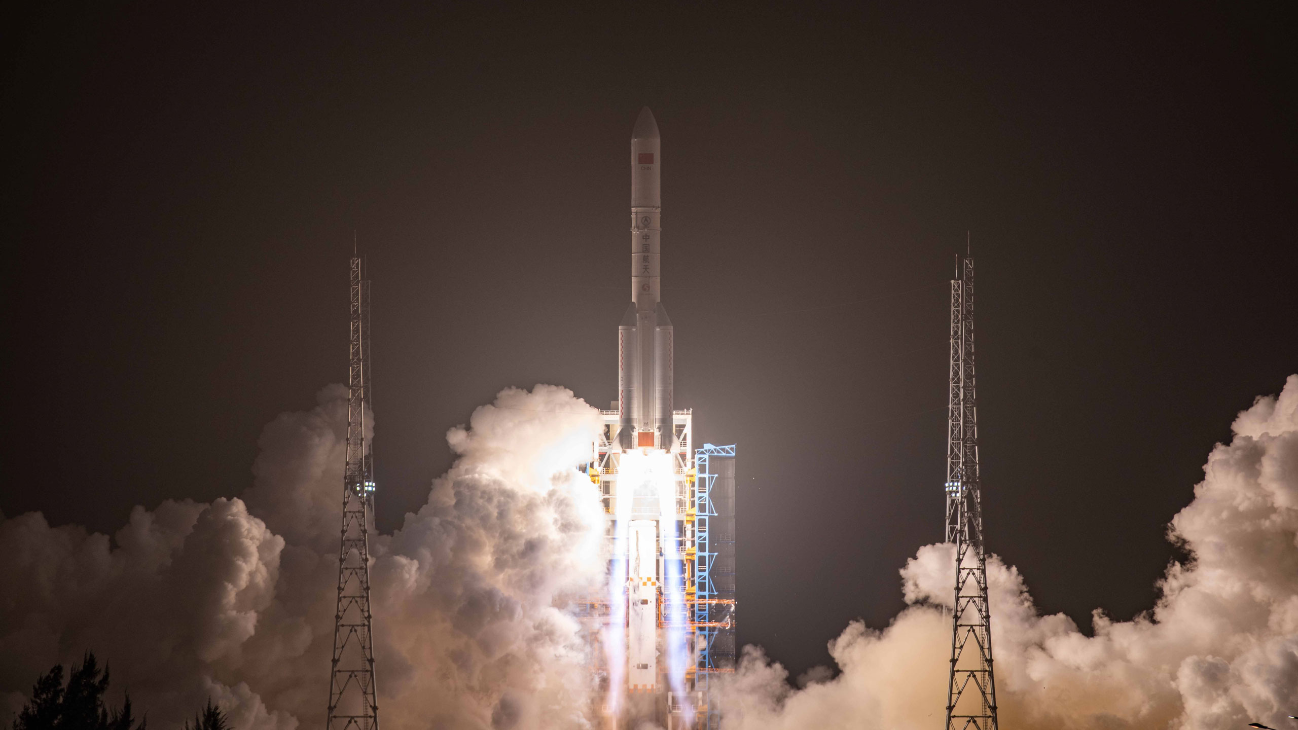 A Long March-5 Y6 carrier rocket carrying the Yaogan-41 satellite blasts off from the Wenchang Spacecraft Launch Site in south China's Hainan Province, December 15, 2023. /CMG