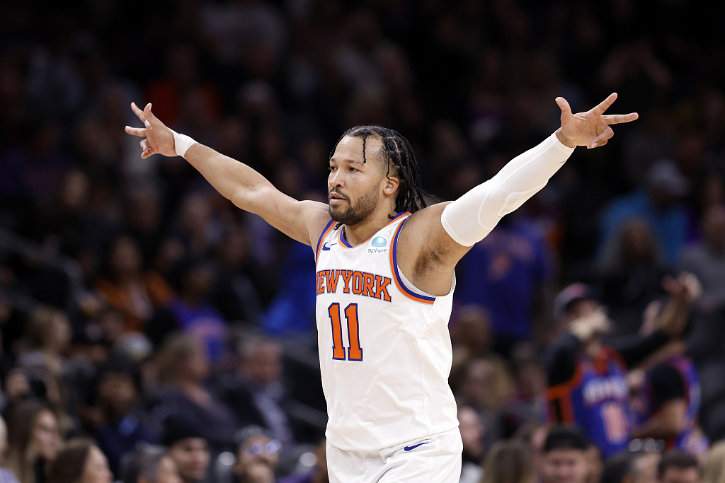 Jalen Brunson of the New York Knicks reacts after making a 3-pointer in the game against the Phoenix Suns at the Footprint Center in Phoenix, Arizona, December 15, 2023. /CFP