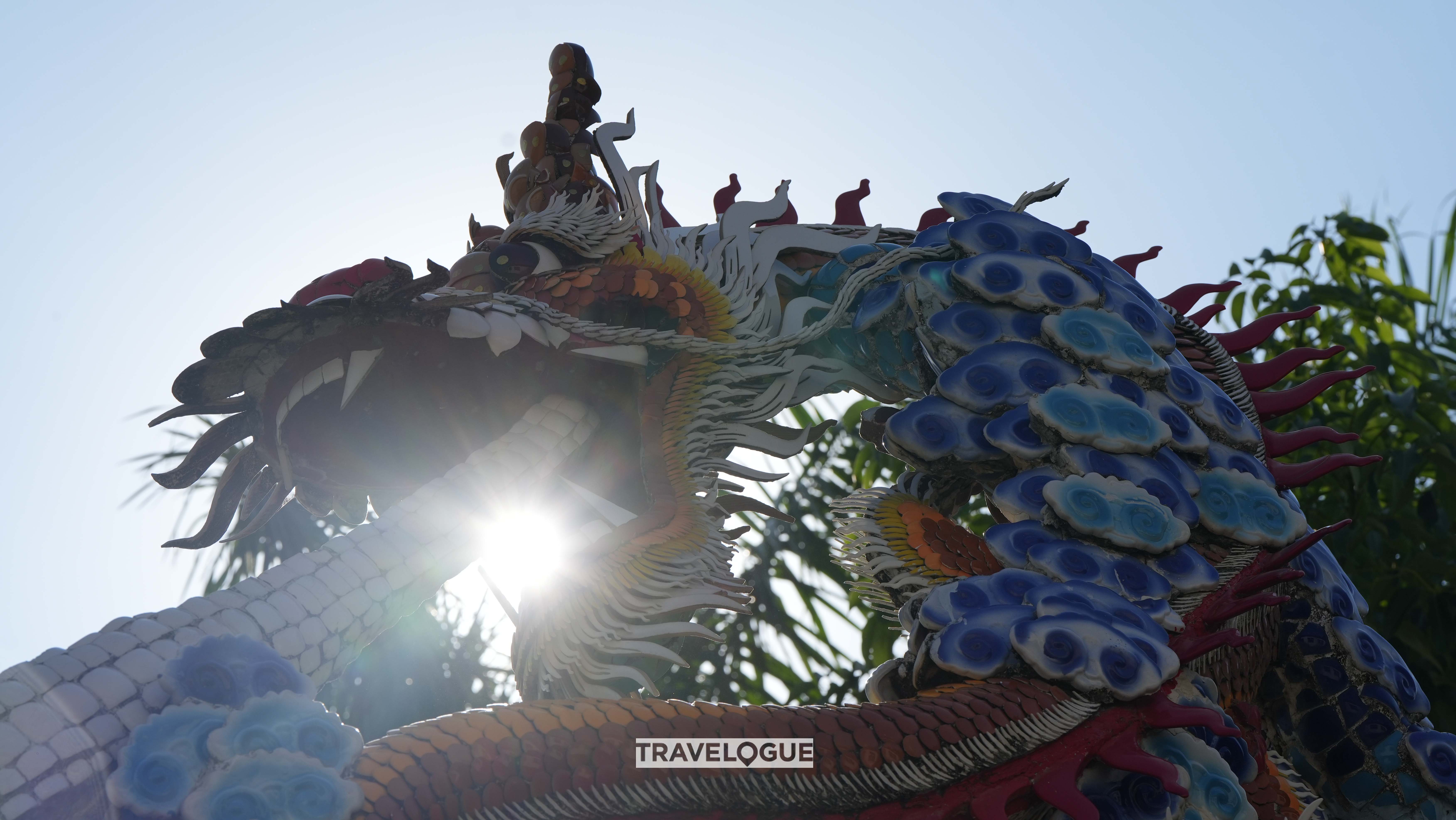 An undated photo shows intricate statues made from pieces of broken plates and bowls in Chaozhou, Guangdong Province. /CGTN