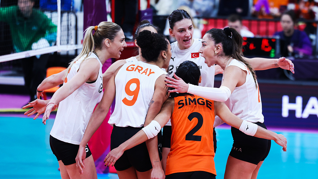 Eczacibasi players celebrate during the FIVB Women's Club World Championships final against VakifBank in Hangzhou, east China's Zhejiang Province, December 17, 2023. /CFP