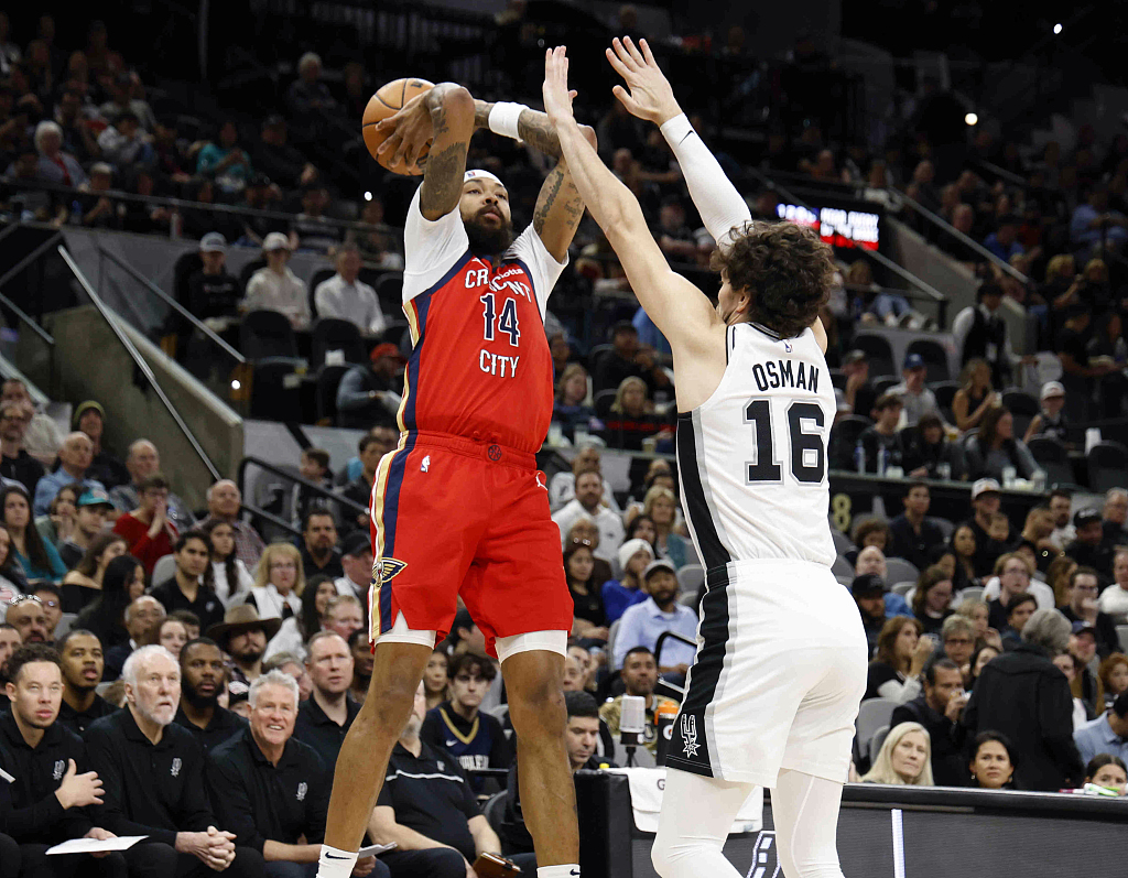 Brandon Ingram (#14) of the New Orleans Pelicans shoots in the game against the San Antonio Spurs at AT&T Center in San Antonio, Texas, December 17, 2023. /CFP