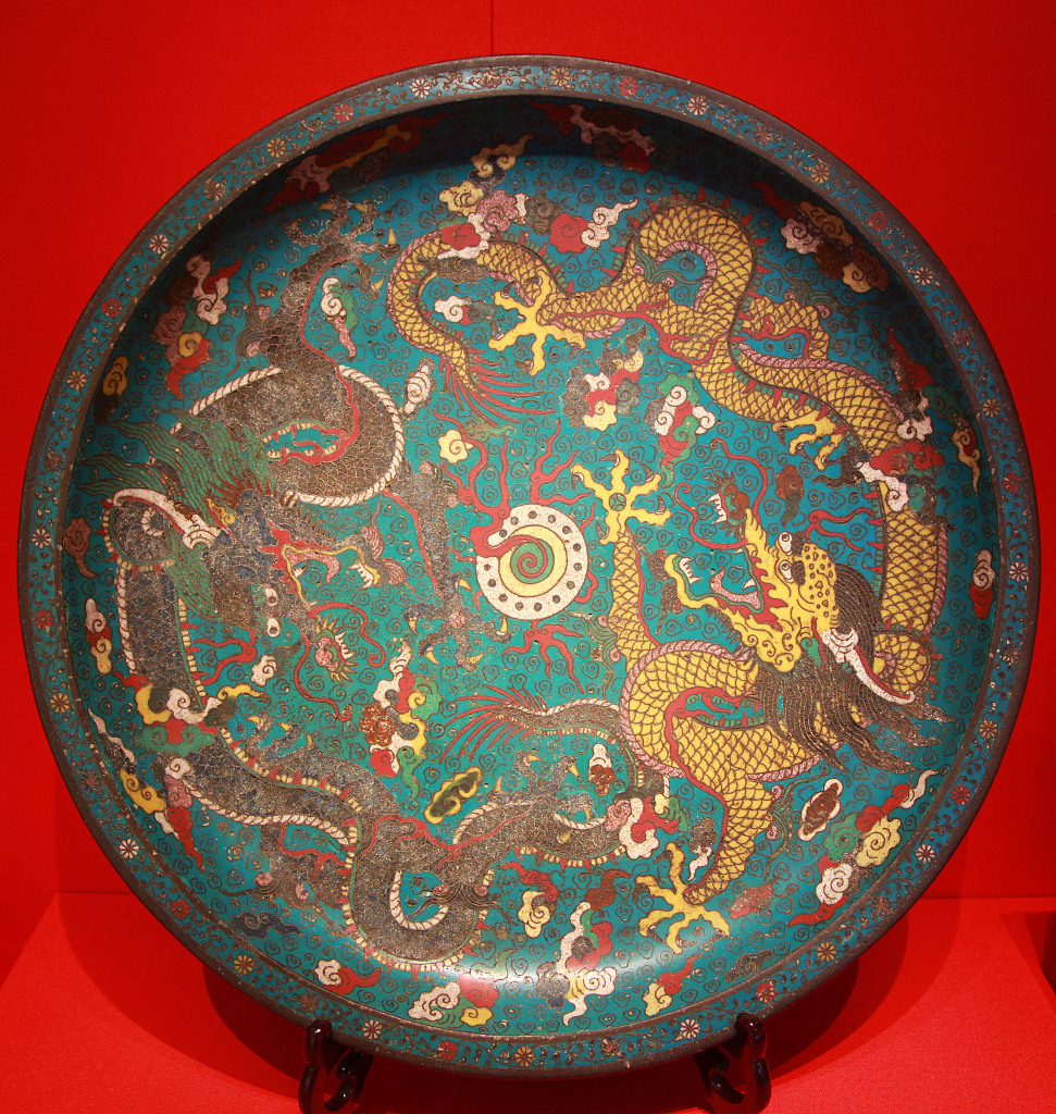 Photo taken on December 17, 2023 shows a dragon pattern cloisonne enamel plate in Nanjing, Jiangsu Province. /CFP