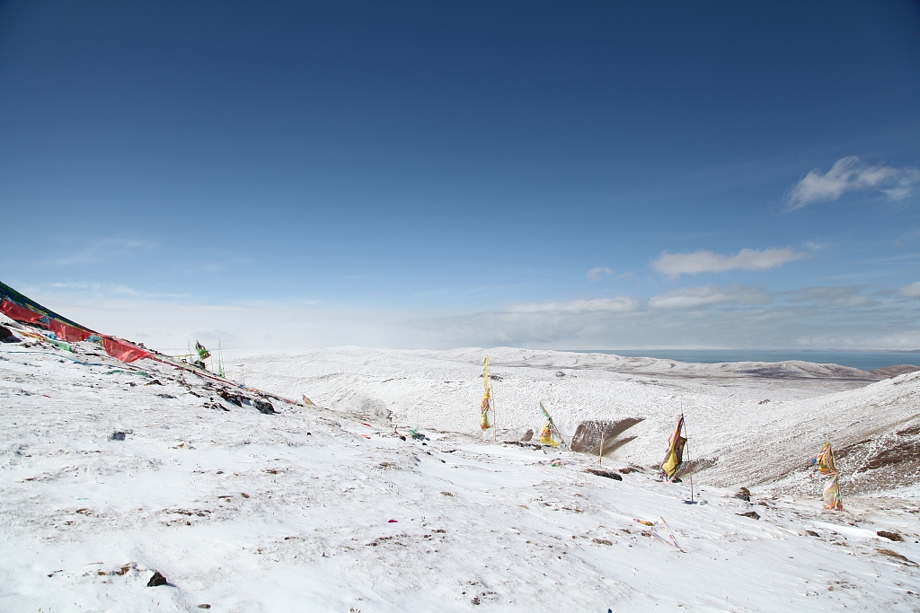 A file photo shows a winter view of Maduo County, Qinghai Province. /CFP