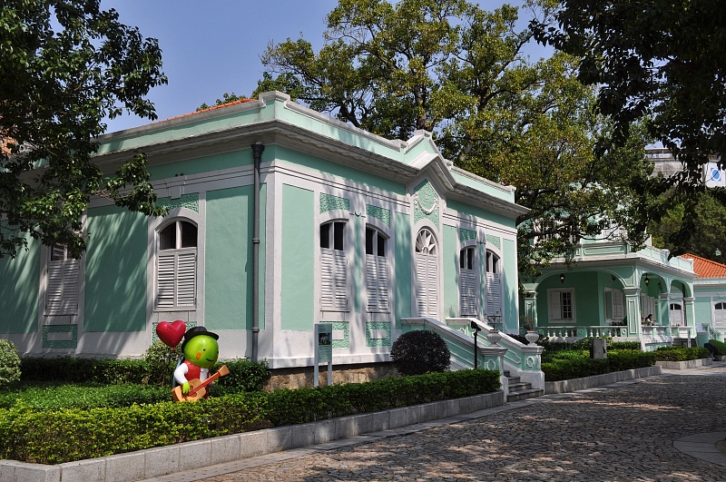 The Taipa Houses Museum houses an old building complex used by Portuguese families living in Macao during the first half of the 20th century. /CFP