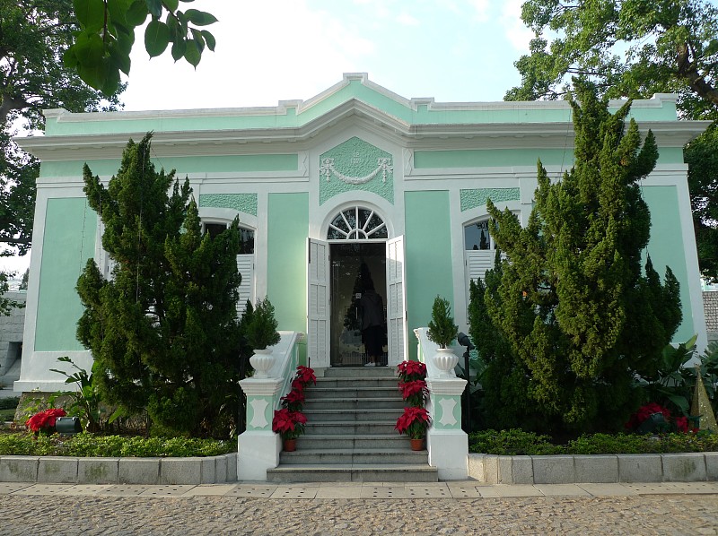 The Taipa Houses Museum houses an old building complex used by Portuguese families living in Macao during the first half of the 20th century. /CFP