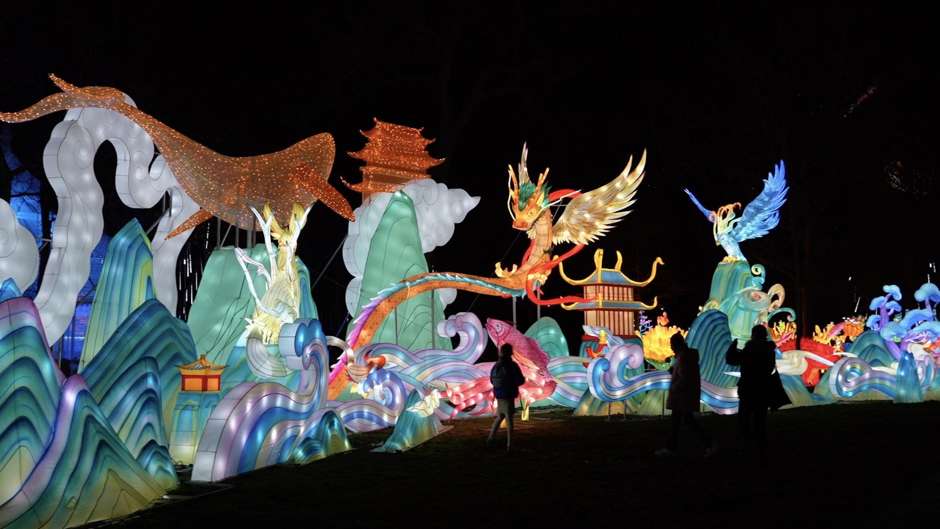 The Shanghai Yuyuan Garden lantern show lights up the Jardin d'Acclimatation, the oldest amusement park in Paris, from December 15, 2023 to February 25, 2024. /CGTN