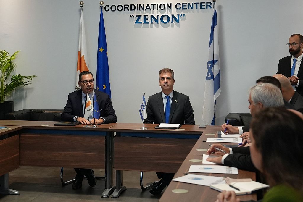 Israeli Foreign Minister Eli Cohen and his Cypriot counterpart Constantinos Kombos hold a press conference about a humanitarian aid corridor from the Mediterranean island to Gaza, Nicosia, December 20, 2023. /CFP