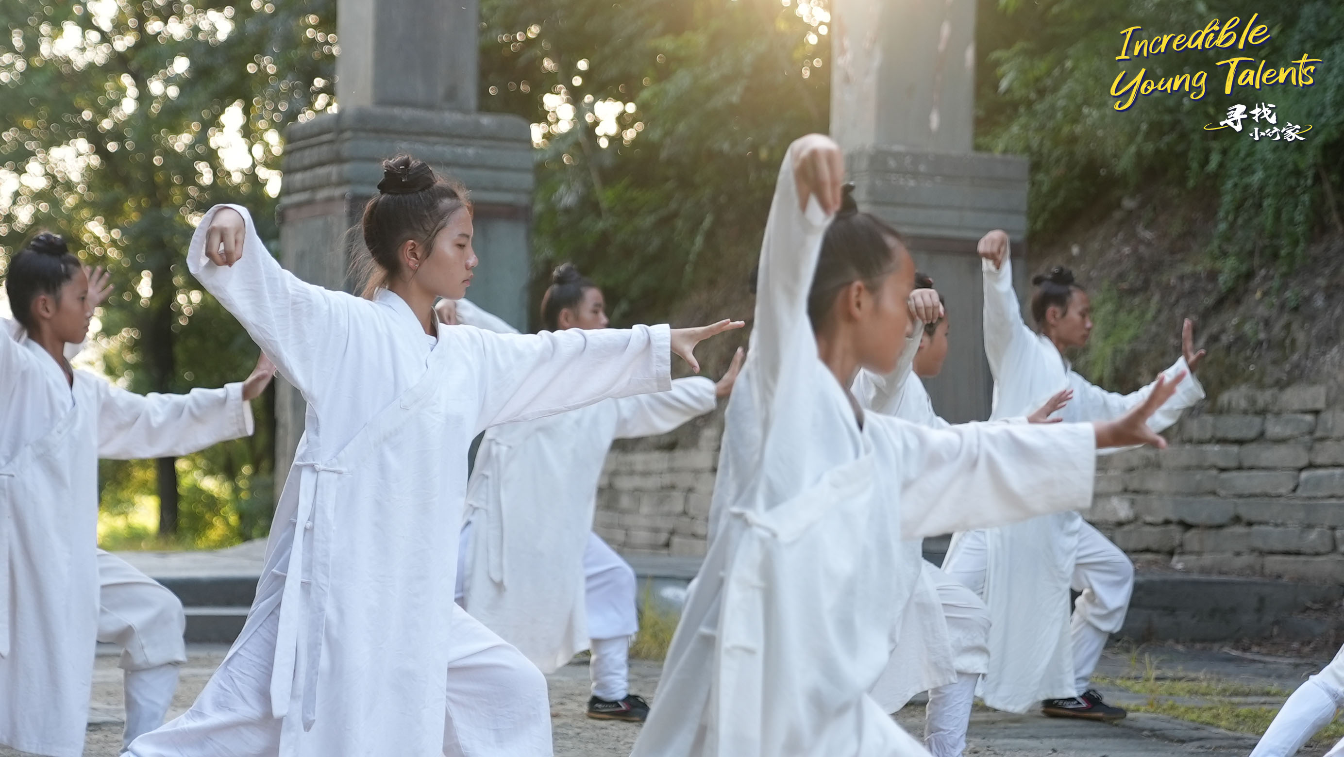 Young students of Tai Chi practice in the Wudang Mountains. /CGTN