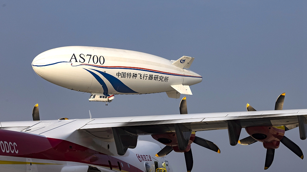 The AS700 civil manned airship under test in central China's Hubei Province, September 16, 2022. /CFP