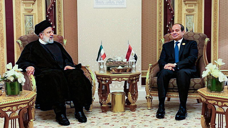 Iranian President Ebrahim Raisi (L) meets with Egyptian President Abdel-Fattah al-Sisi in Riyadh, Saudi Arabia, November 11, 2023. /CFP