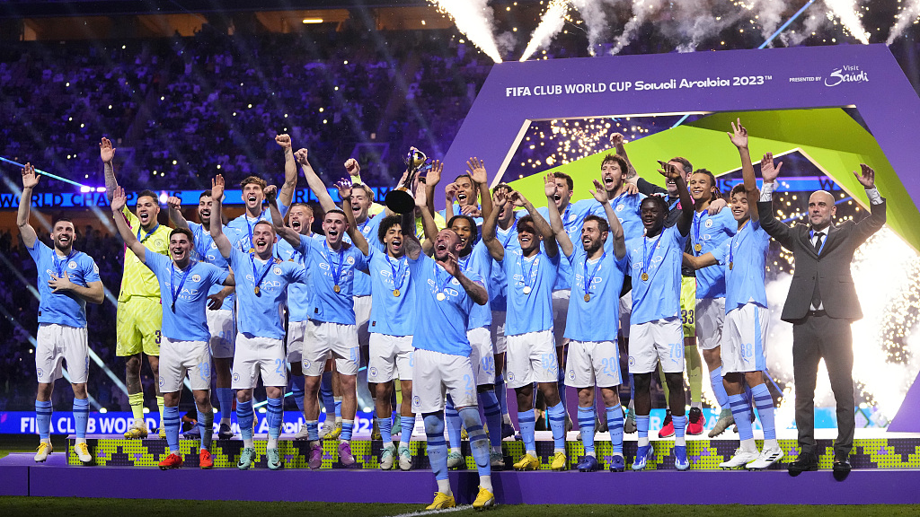 Manchester City celebrate winning the FIFA Club World Cup in Jeddah, Saudi Arabia, December 22, 2023. /CFP
