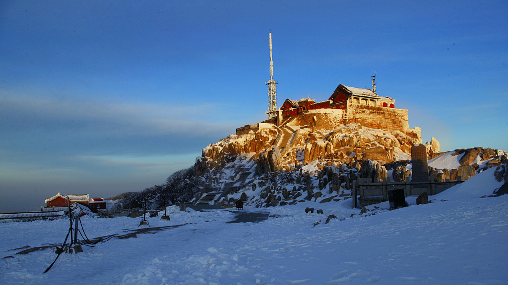 Live: Snow-covered Taishan Mountain in east China's Shandong – Ep. 2