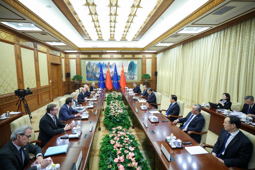 Chinese President Xi Jinping meets with President of the European Council Charles Michel and President of the European Commission Ursula von der Leyen, who are in China for the 24th China-EU Summit, at the Diaoyutai State Guesthouse in Beijing, capital of China, December 7, 2023. /Xinhua