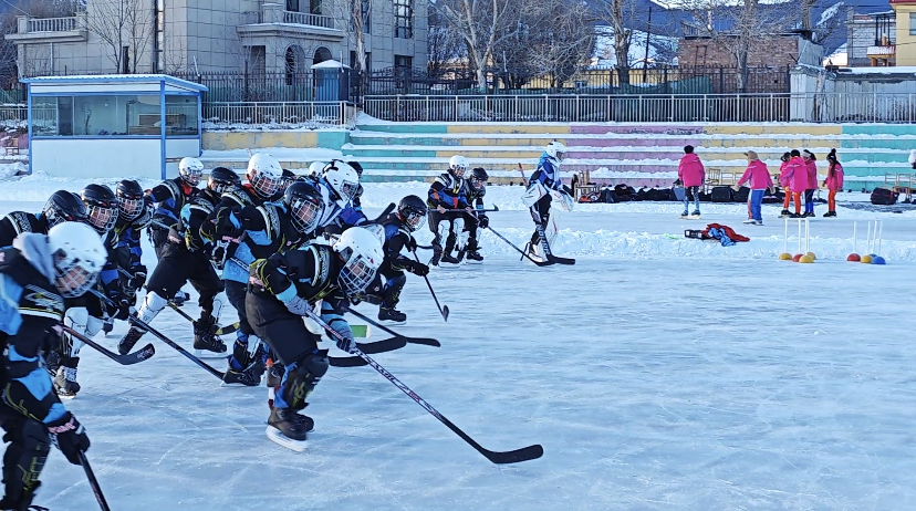 Winter sports boost enthusiasm among teens in Xinjiang schools