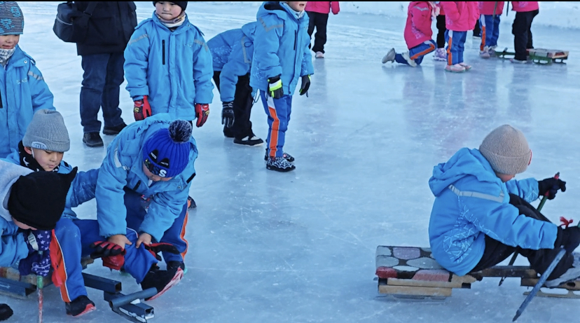 Winter sports boost enthusiasm among teens in Xinjiang schools