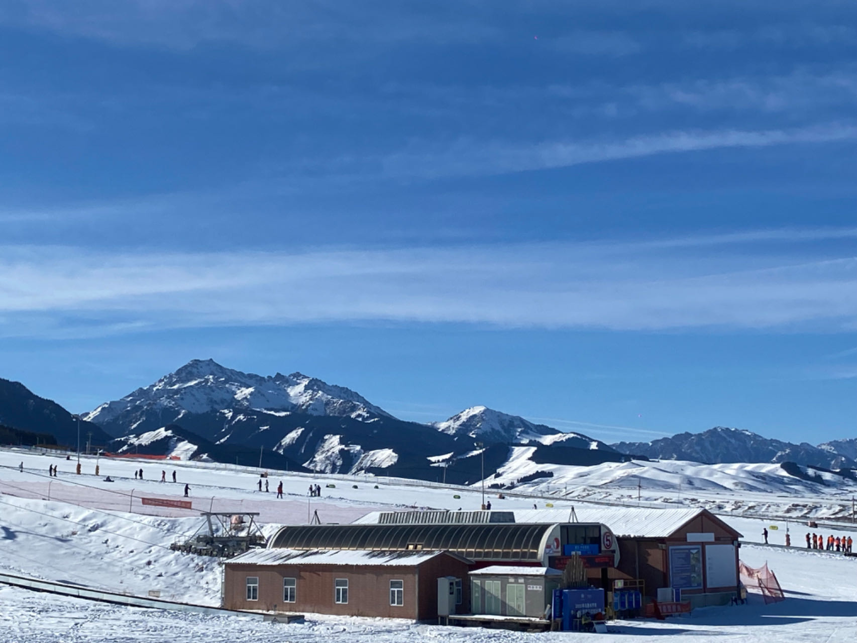 Fairy tale landscape, booming ice-snow tourism in Xinjiang