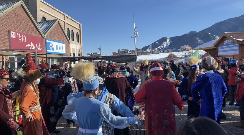 Fairy tale landscape, booming ice-snow tourism in Xinjiang