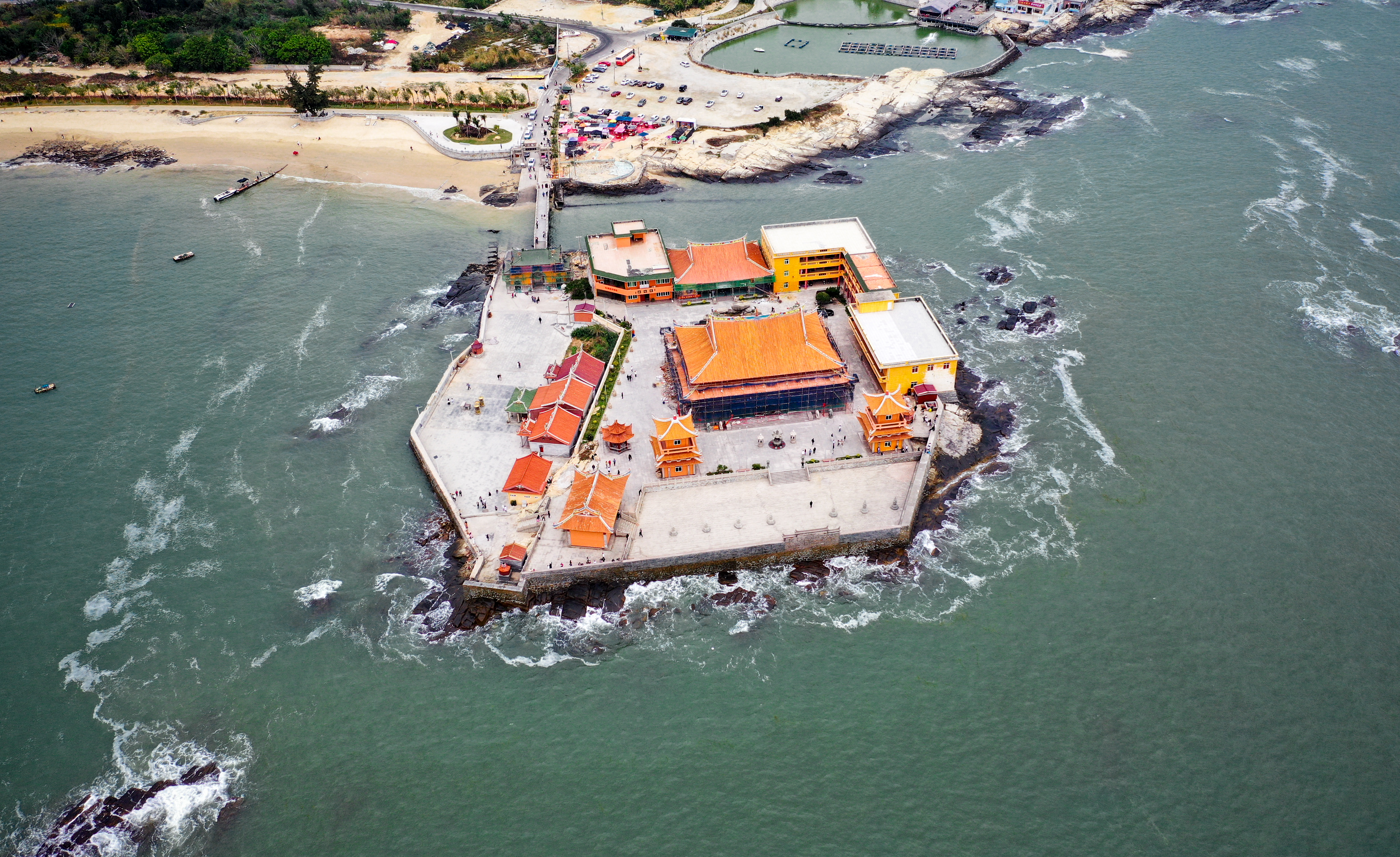 Captured on December 25, 2023, an aerial photo shows the Luojia Temple on the shores of Shishi, southeast China's Fujian Province. /IC