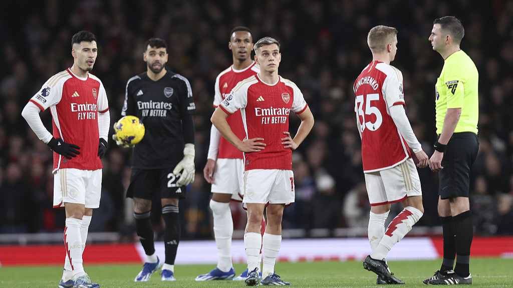 Arsenal players wait for a video assistant referee decision during their Premier League clash with West Ham in London, UK, December 28, 2023. /CFP
