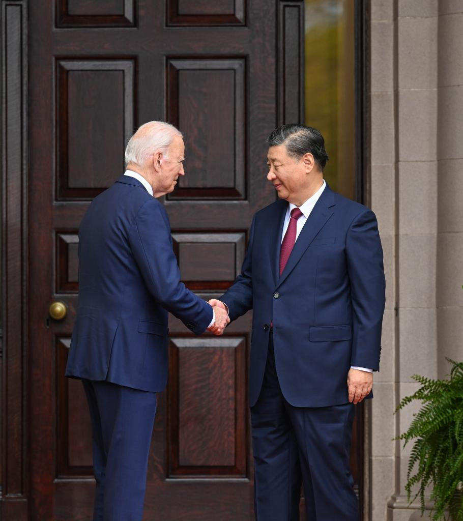 Chinese President Xi Jinping (R) meets with U.S. President Joe Biden at Filoli Estate in the U.S. state of California, November 15, 2023. /Xinhua