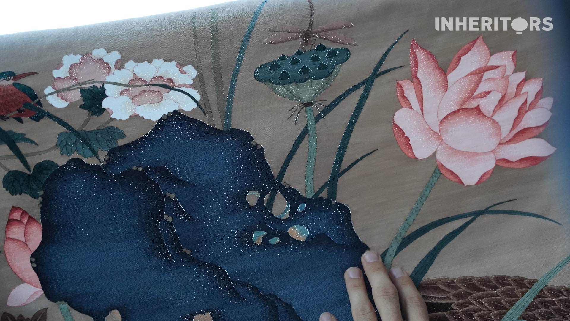 A view of silk tapestry in Suzhou, Jiangsu Province. /CGTN