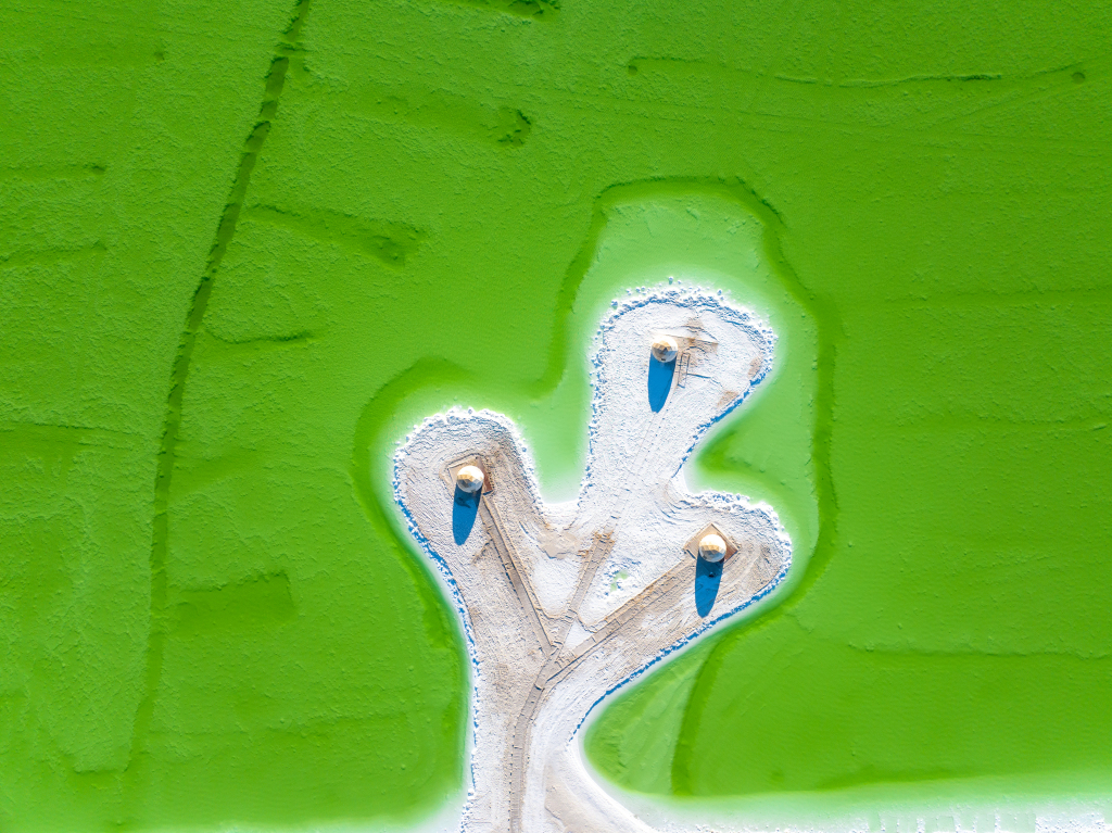 A bird's-eye view of Chaerhan Salt Lake in northwest China's Qinghai Province is seen on July 29, 2023. /CFP