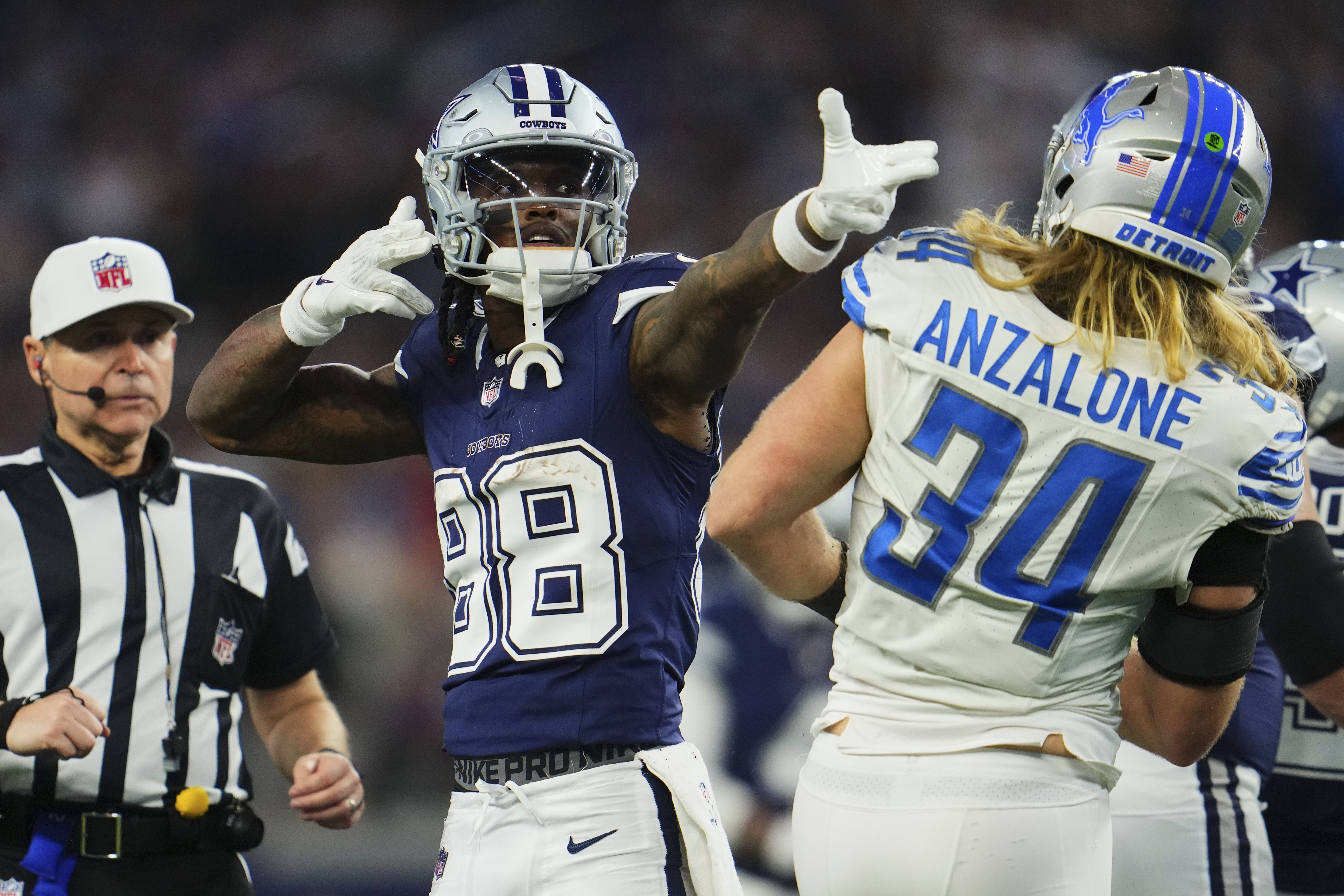 Wide receiver CeeDee Lamb of the Dallas Cowboys reacts after a play in the game against the Detroit Lions at AT&T Stadium in Arlington, Texas, December 30, 2023. /CFP