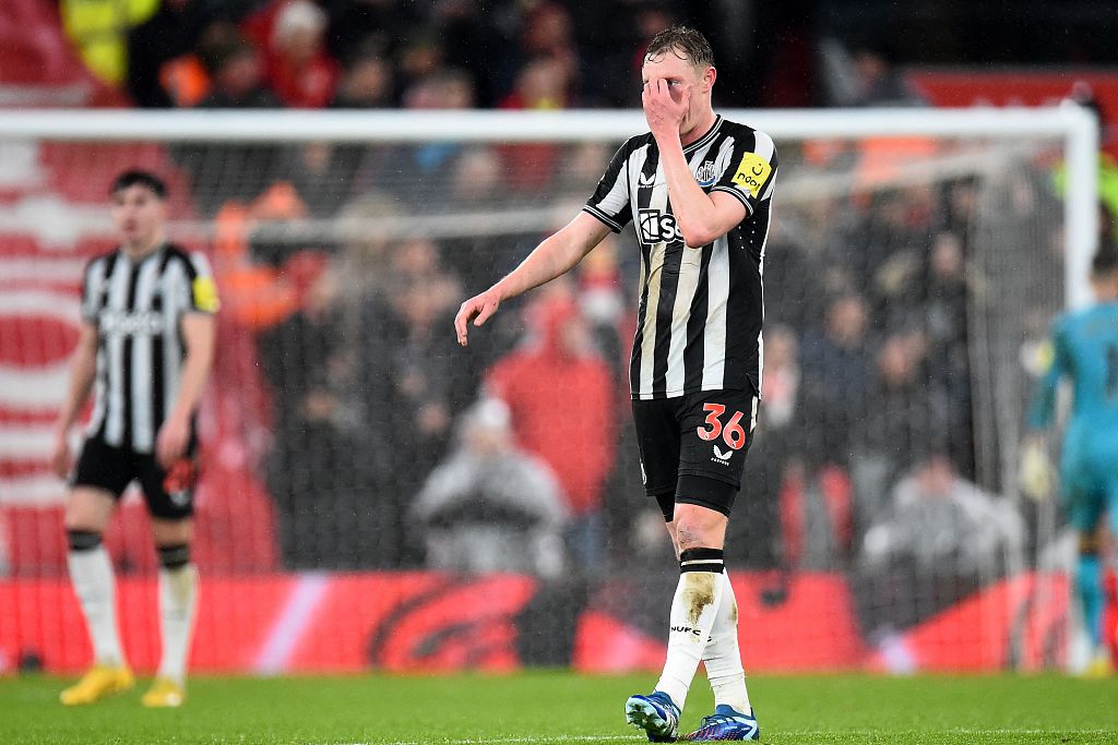 Newcastle United's Sean Longstaff reacts after they concede their third goal during their Premier League clash with Liverpool at Anfield in Liverpool, England, January 1, 2024. /CFP