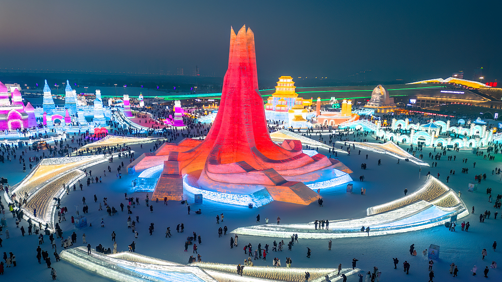 Live: Spectacular view from Harbin Ice and Snow World