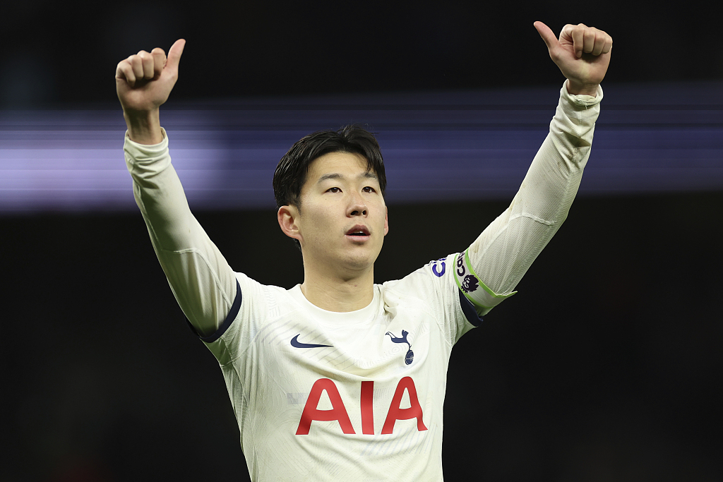Son Heung-min celebrates after Tottenham Hotspur's 3-1 win over Bournemouth at the end of their Premier League match at the Tottenham Hotspur Stadium in London, England, December 31, 2023. /CFP