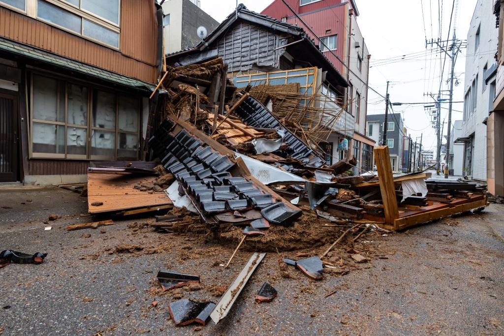 A collapsed house in Nanao, Ishikawa Prefecture, Japan, January 3, 2024. /Xinhua