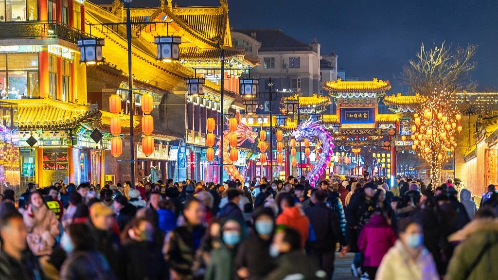 Crowds gather in China's Inner Mongolia's Hohhot to celebrate New Year's Eve, December 31, 2023. /CFP
