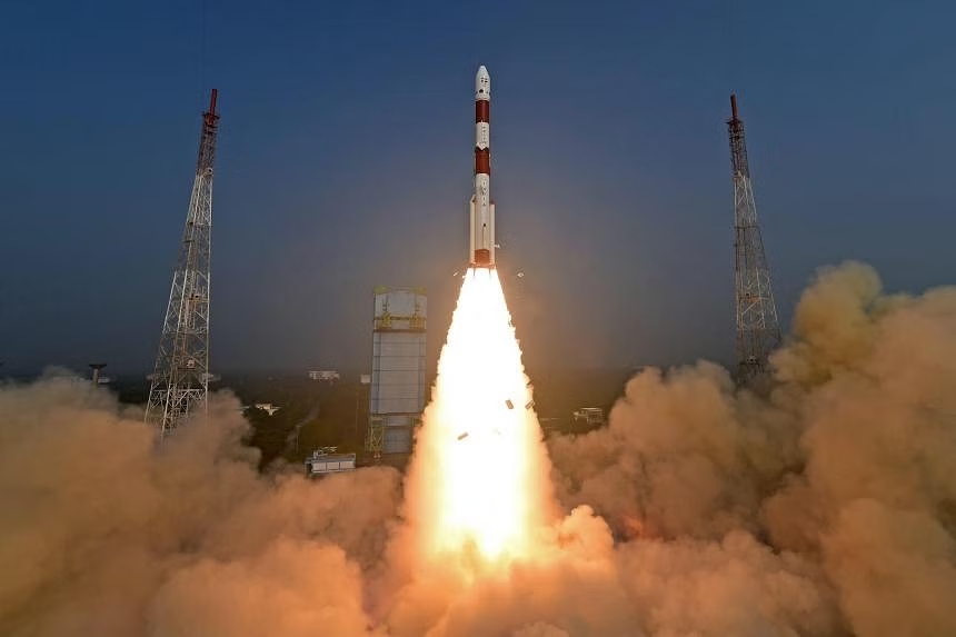 The PSLV-C58 rocket carrying the X-ray Polarimeter Satellite is launched from the Satish Dhawan Space Centre in Sriharikota, India, January 1, 2024. /AFP