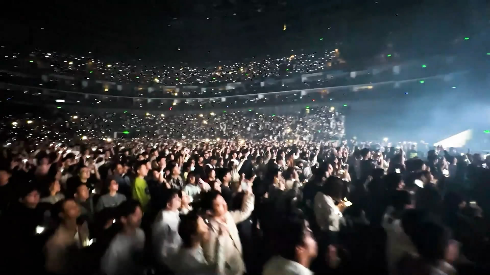 Fans in China pack out an Alan Walker concert. /Screenshot of footage provided to CGTN
