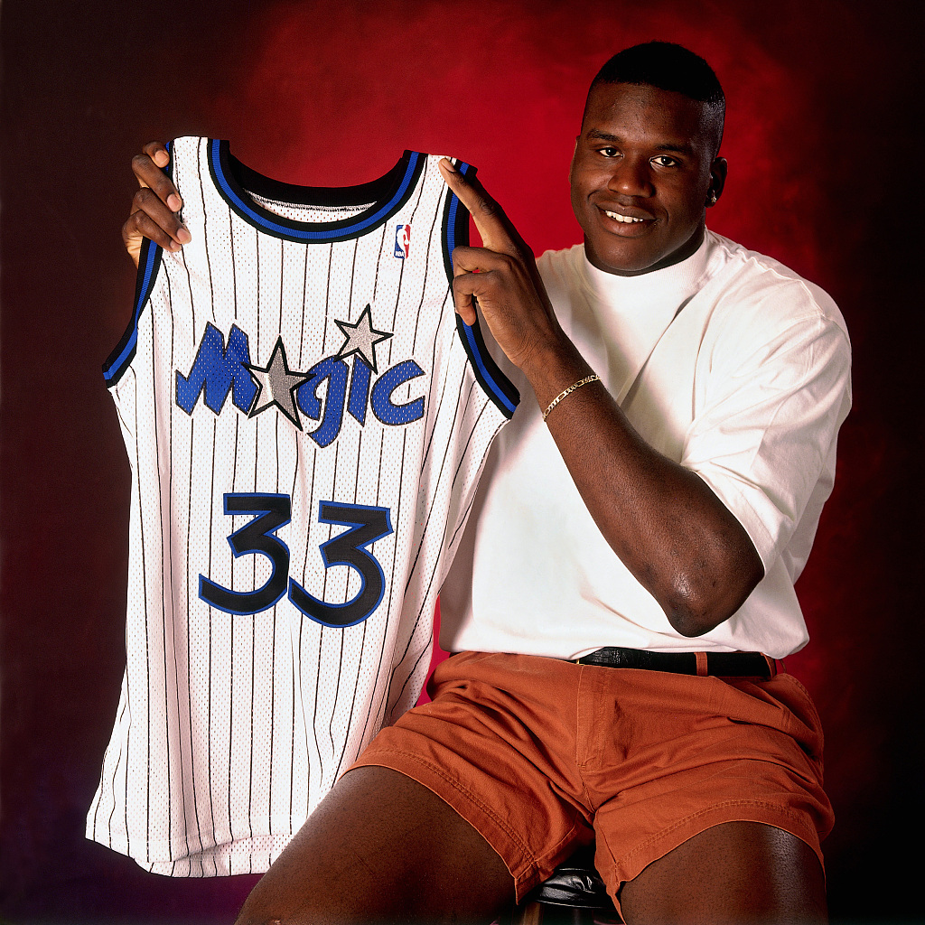 Shaquille O'Neal of Louisiana State University is drafted by the Orlando Magic with the first pick at the NBA Draft at Memorial Coliseum in Portland, Oregon, June 24, 1992. /CFP