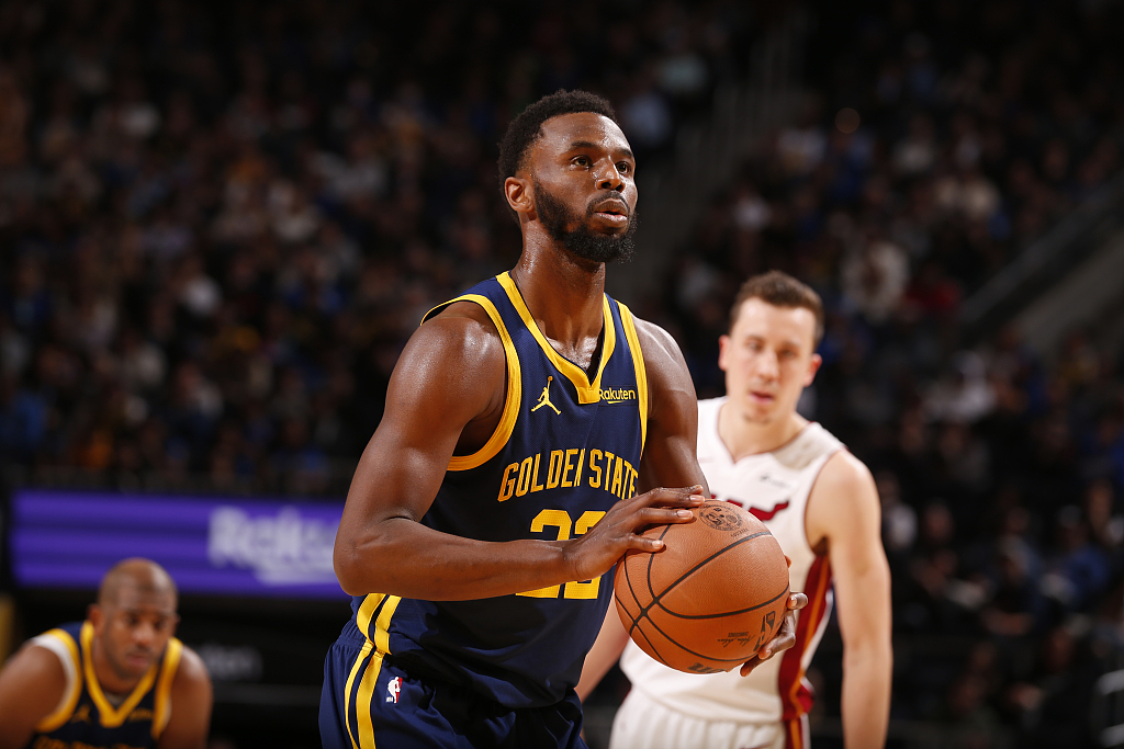 Andrew Wiggins of the Golden State Warriors is about to shoot a free throw in the game against the Miami Heat at the Chase Center in San Francisco, California, December 29, 2023. /CFP