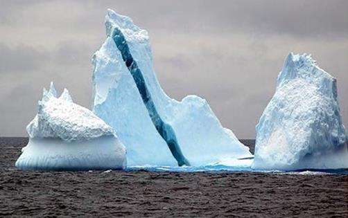 A view of a white iceberg in Antarctica's Amundsen Sea. /CMG