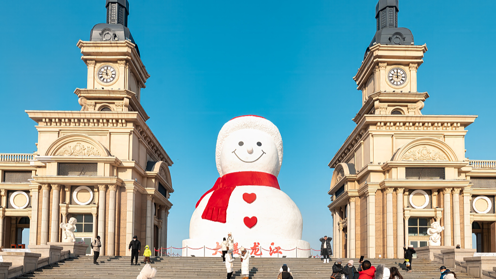 Live: Giant snowman makes annual appearance in northeast China's Harbin – Ep. 10